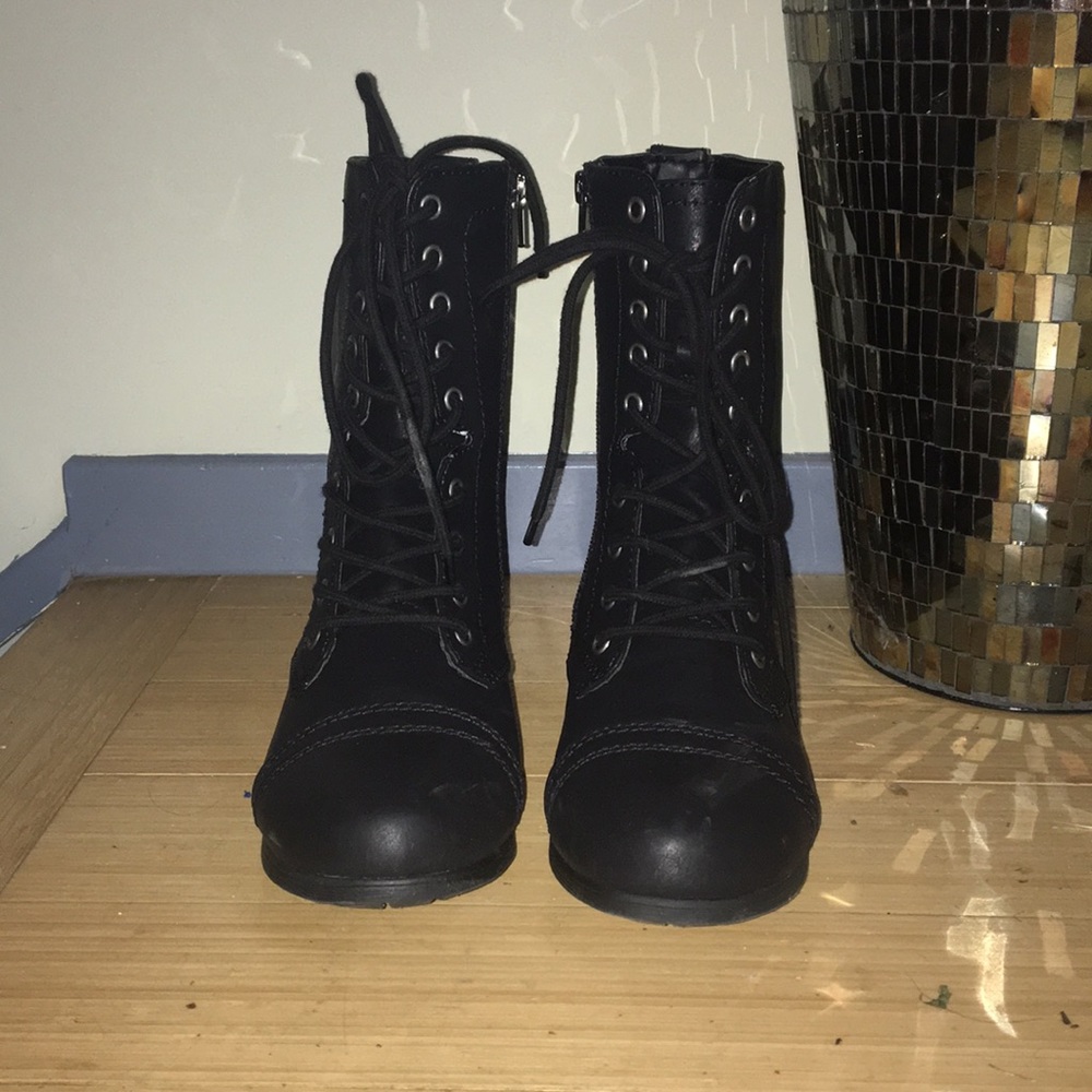 black combat boots nwot